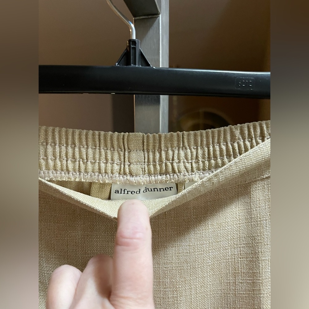 Alfred Dunner Classic Fit Proportioned Short Pants-LaDolce Vita style Almond NWT - Picture 6 of 9